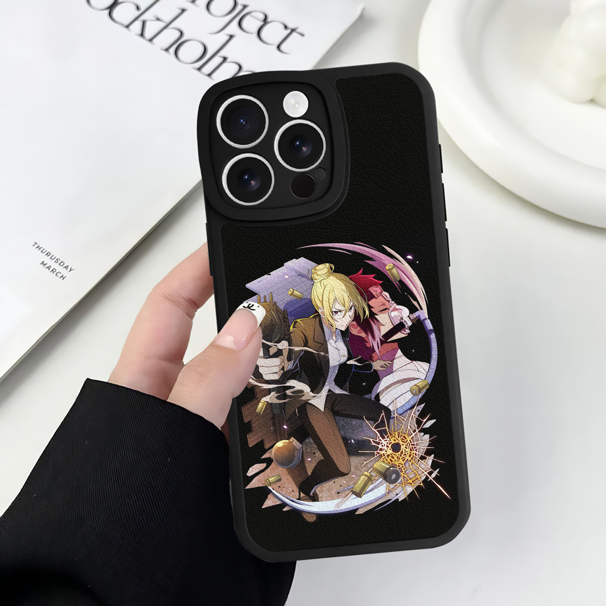 （画像用） 文豪ストレイドッグス Bungo Stray Dogs 【iPhone 16シリーズ対応】シリコンスマホケース（レザー調） 材質：シリコン